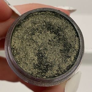 100% Authentic MAC pigment in Night Light